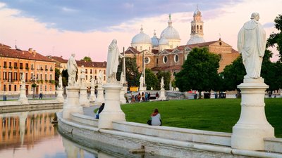 아파리 광장(피아차 델리 아파리)